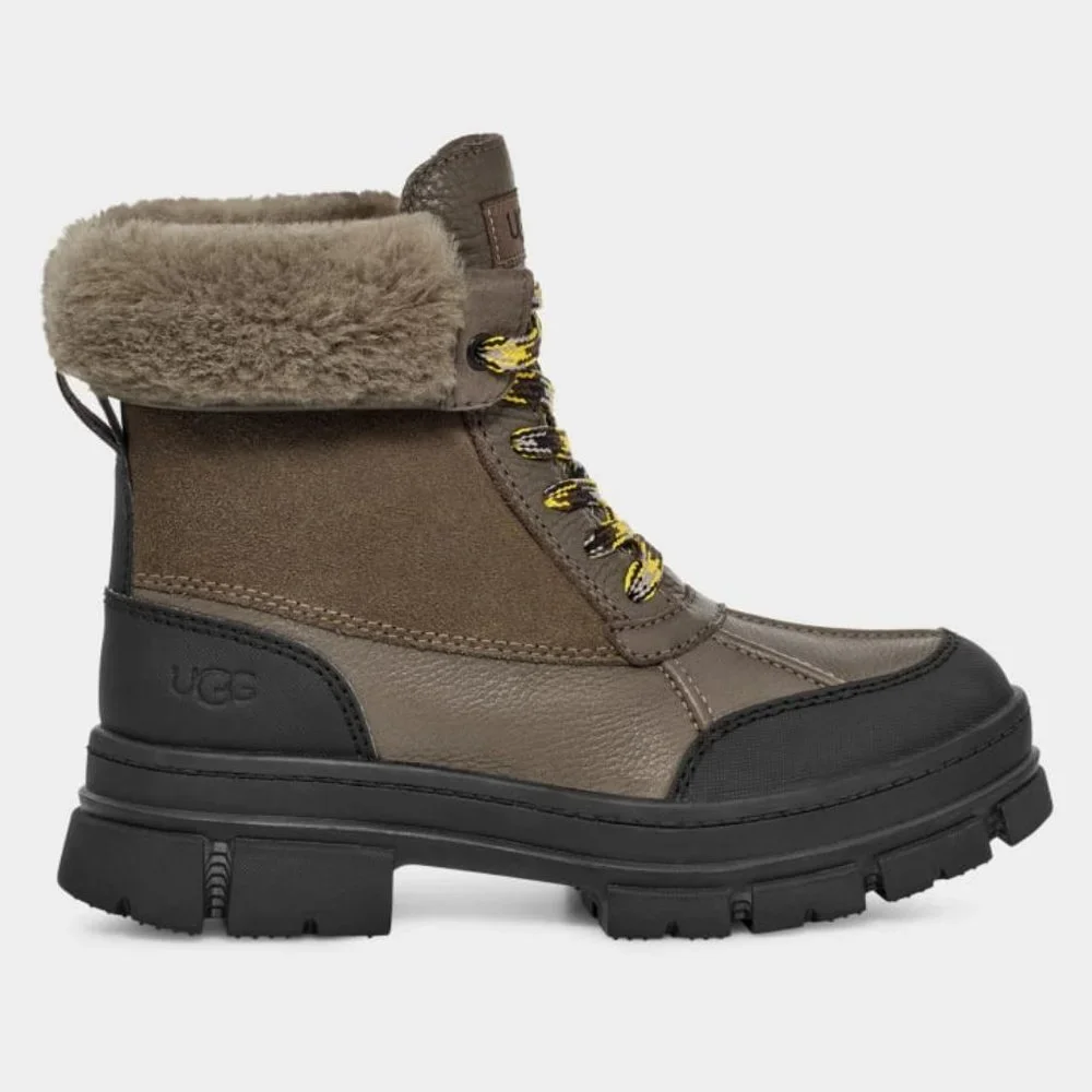 UGG Ashton Addie Boots - Picture 1 of 7